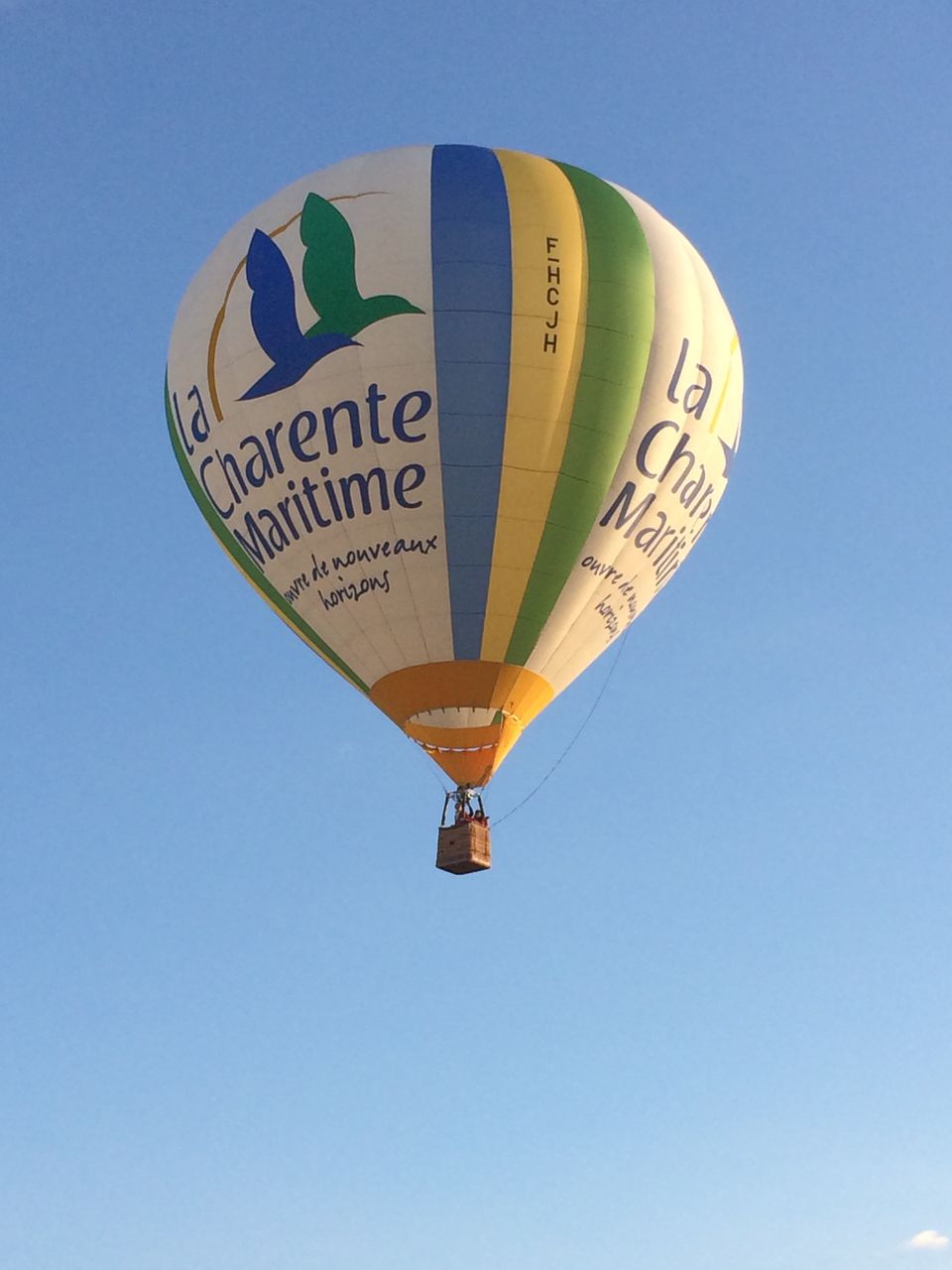 Jonzac vu du ciel en montgolfière - Jonzac Haute Saintonge Tourisme