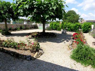 © façade - Résidence Jonzac Séjour chambre - Résidence Jonzac Séjour salon - Résidence Jonzac Séjour cuisine - Résidence Jonzac Séjour jardin 1 - Résidence Jonzac Séjour jardin 2 Résidence Jonzac Séjour jardin - Résidence Jonzac Séjour séjour 1 - Résidence Jonzac Séjour séjour - Résidence Jonzac Séjour