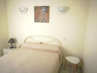 © Chambre 1 - Location Saint Exupéry - logement Iris à Jonzac