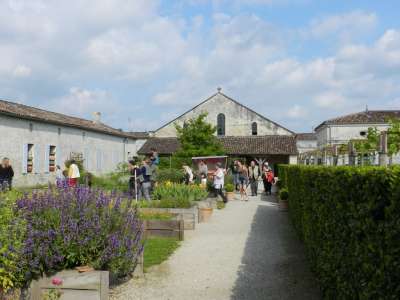 © L'Hôpital des Pèlerins à Pons