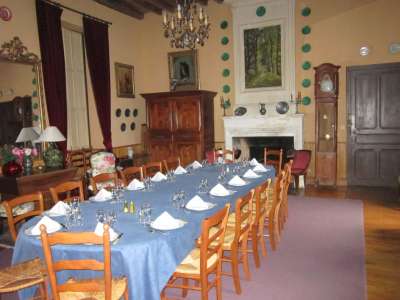 © Salle du restaurant le Domaine de Beaulieu à Germignac en Haute-Saintonge