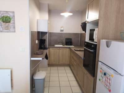 © Cuisine 1 - Location Saint Exupéry - logement Iris à Jonzac