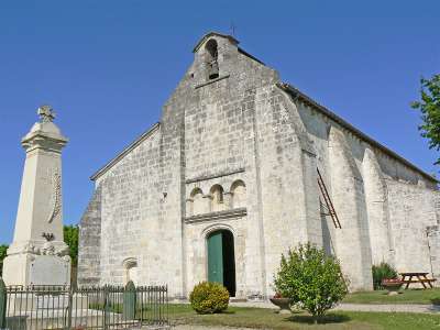 © La Seugne entre Clion et St-Germain-de-Lusignan, à proximité du moulin de Sauge Pont sur la Seugne à St-Germain-de-Lusignan Boulins (trous pour pigeons) sur le mur de la chapelle St-Paul L'église Saint-André de Clion Le lavoir dans le bourg de Clion, en bord de Seugne, restauré en 2002 L'église de Saint-Georges-de-Cubillac L'église de St-Grégoire-d'Ardennes Le rond-point des Pèlerins à Pons Le château d'Usson, maintenant Château des Énigmes, anciennement des Égreteaux Le château d'Usson, maintenant Château des Énigmes, anciennement des Égreteaux Le passage voûté de l'Hôpital des Pèlerins à Pons L'Anguille de Pons, laissez-vous conter sa légende à l'Hôpital des Pèlerins La voûte de l'Hôpital des Pèlerins où passait la N137 jusque dans les années 60