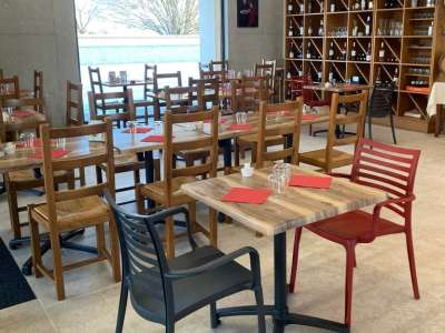 © Photo intérieur du restaurant La Table de Rikvi à Salignac sur Charente