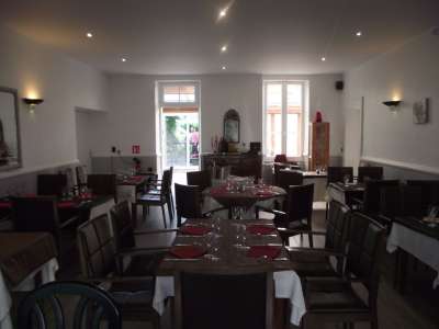 © Salle du restaurant L'Art Dit Vin à Saint-Aigulin en Haute-Saintonge