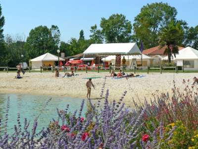 © Restaurant base de loisirs