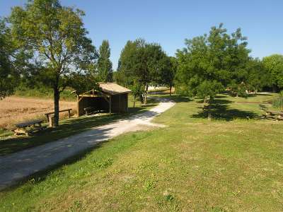 © La halte équestre de Jarnac-Champagne à l'étang du Parc Barabeau