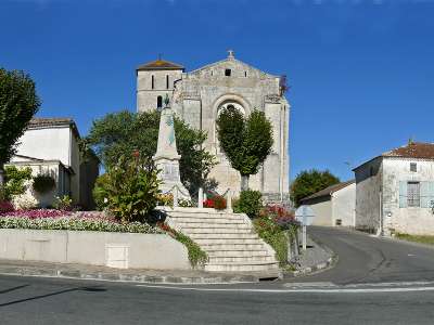 © L'église de St-Georges-des-Agoûts