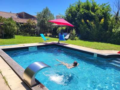 © Chambre-zen-dessus-blanc-au13orintérieur-Champagnolles Maison-Charentaise-Chambres-d'hôtes-Champagnolles piscine-au13orinterieur-Champagnolle-Charente maritime.jpg boudha--champagnolles Salle de bain-chambre-moderne-Charente-Maritime Coin-cuisine-frigo-champagnolles(1) Salon-chambre-d'hôtes-zen-Charente-Maritime maison -hôtes-terrasse-charete-maritime-au 13or intérieur Douche -exterieur-piscine- 13or intérieur Extérieur avec votre coin terrasse