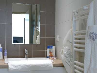 © salle d'eau neuve