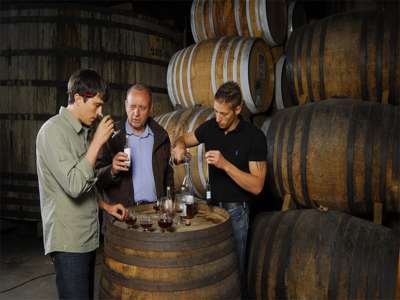 © Famille Bertrand Cognac Bertrand Who We Are Cognac Bertrand Chais Famille Bertrand Famille Bertrand Famille Bertrand Visite et dégustation chez Cognac Bertrand Dégustation au domaine des Brissons de Laage Famille Bertrand