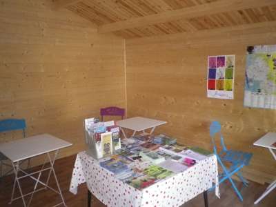 © chalet d'accueil Piscine Camping Les Acacias_Clion espace wifi gratuit ouvert 24/7 plan camping.jpg bloc sanitaire n°1 lave-linge mobil-home 27 m² cuisine mobil-home séjour mobil-home chambre n° 1 mobil-home chambre n° 2 mobil-home plan-mobil-home.jpeg boulodrome table de ping-pong bloc sanitaire n°2