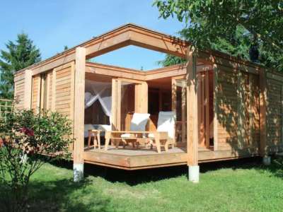 © la cabane vue extérieure