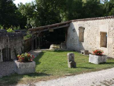 © Clion sur Seugne, Village de pierres & d'eau