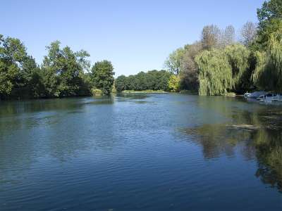 © Le fleuve Charente près de Brives-sur-Charente sur le parcours de la Flow Vélo