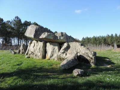 © Vue d'ensemble du Dolmen