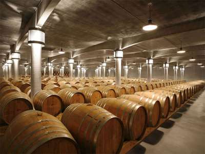 © Grand chai à la Distillerie du Château de Beaulon, Étapes du Cognac, à Lorignac en Haute-Saintonge