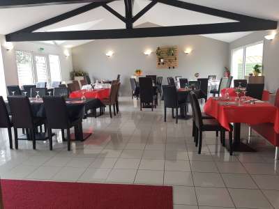© Salle restaurant Salle restaurant Bar