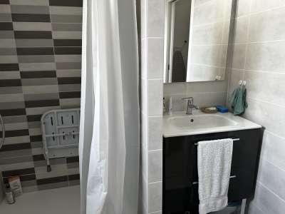 © Salle de douche Studio Martin Cécile et François location jonzac