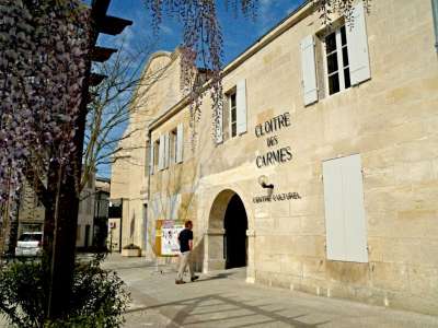 © Façade