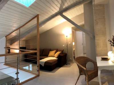 © Jardin privé et pergola Cuisine ouverte Espace repas Salon RDC Salon mezzanine Chambre 1 - RDC Chambre 2 - Etage Salle d'eau 1 - RDC Salle d'eau 2 - Etage Longère charentaise