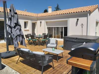 © Façade côté terrasse