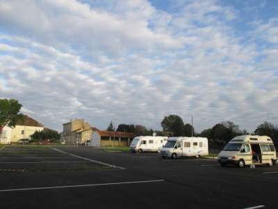 © Stationnement camping-cars
