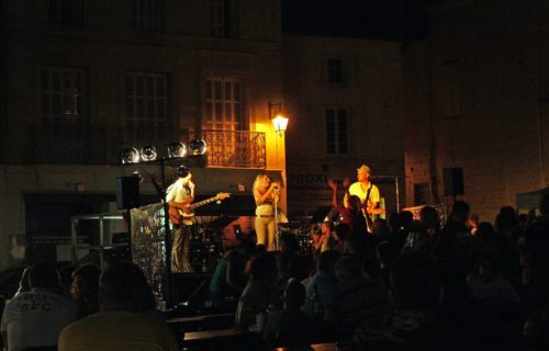Marché nocturne à Jonzac