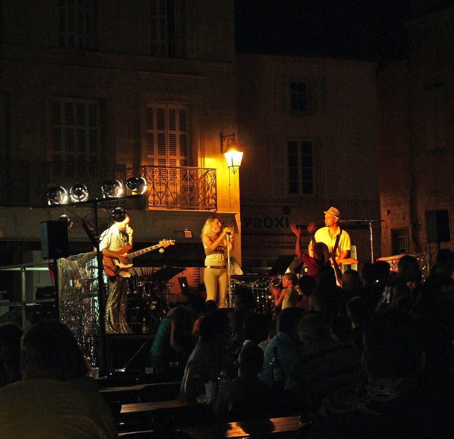 Marché nocturne à Jonzac