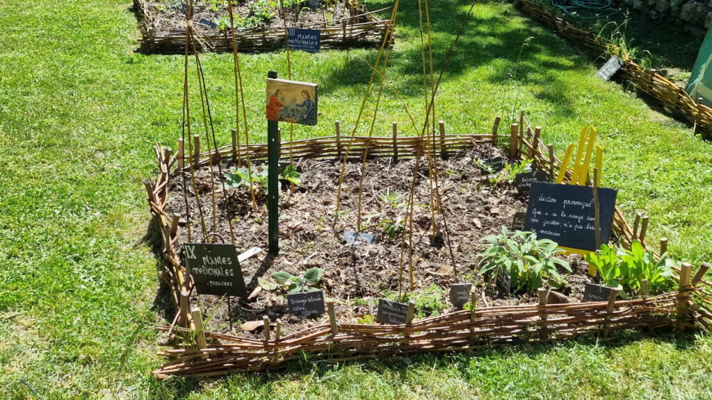 photo jardin médiéval jonzac 2026 sagesse