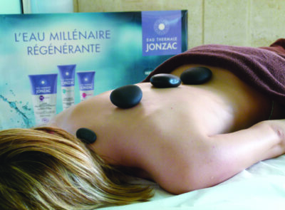 photo massage aux pierres chaudes antilles de Jonzac